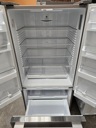 *Current Model* Fisher & Paykel 487L French Door Fridge RF522ADX5 [Factory Second]