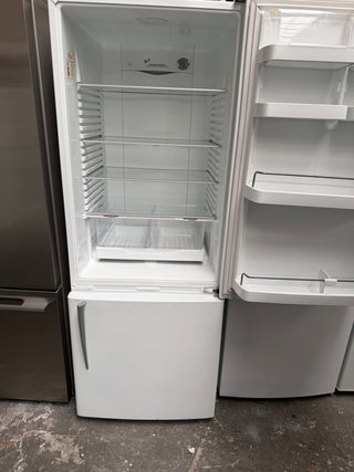 Fisher and Paykel 402L Bottom Fridge [Refurbished]