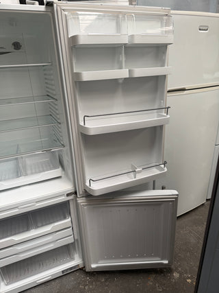 Fisher and Paykel 402L Bottom Fridge [Refurbished]