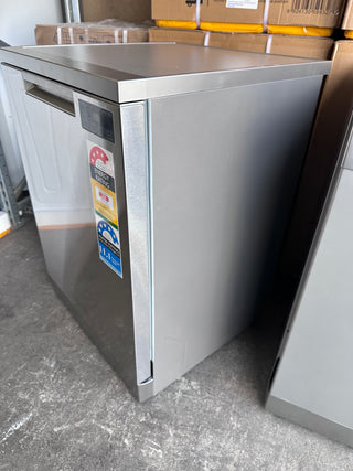 * Current Model * Fisher & Paykel Series 7 Contemporary Freestanding Dishwasher Stainless Steel DW60FC4X3 [Factory Second]