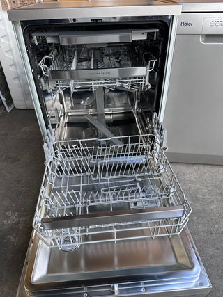 * Current Model * Fisher & Paykel Series 7 Contemporary Freestanding Dishwasher Stainless Steel DW60FC4X3 [Factory Second]