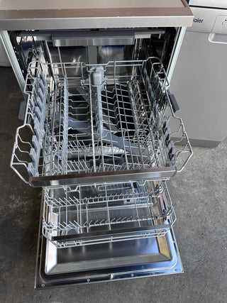 * Current Model * Fisher & Paykel Series 7 Contemporary Freestanding Dishwasher Stainless Steel DW60FC4X3 [Factory Second]