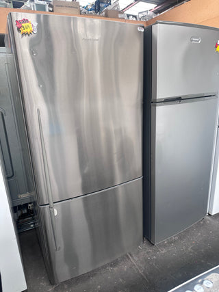 Fisher & Paykel  519L Stainless Steel Bottom Mount Refrigerator [Refurbished]