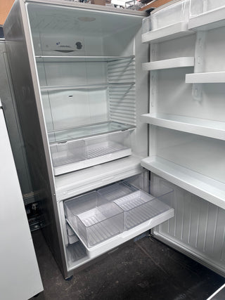 Fisher & Paykel  519L Stainless Steel Bottom Mount Refrigerator [Refurbished]