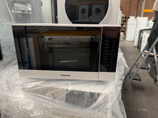*Current Model* Panasonic NN-SF564W Flat Bed Inverter Microwave [Carton Damage - 1 Year Warranty]
