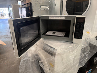 *Current Model* Panasonic NN-SF564W Flat Bed Inverter Microwave [Carton Damage - 1 Year Warranty]