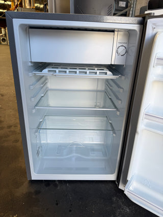Hisense 120L Bar Fridge [Refurbished]