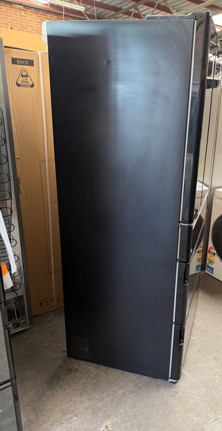 *Made in Japan* Hitachi 670L R-WX670RA Black Glass INVERTER Refrigerator with Non-Plumbed Ice Maker [Factory Second]