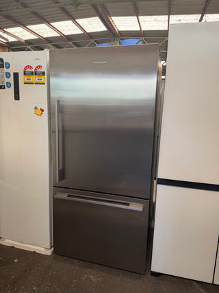 fisher & Paykel 522L Bottom Mount Fridge [Refurbished]