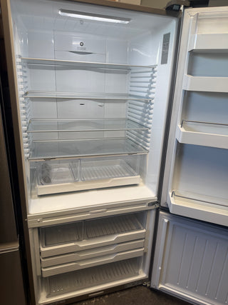 * Current Model * Fisher &Paykel Series 5 494L Stainless Steel Bottom Mount Refrigerator RF522BRPX6 [Factory Second]