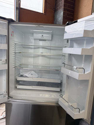 *Current Model* Fisher & Paykel 569L Freestanding French Door Fridge RF610ANUX5 [Factory Second]
