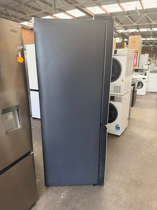 *Current Model* Hitachi 569L RWB640VT0X-1MGW Fridge with Non-Plumbed Ice Maker - Glass Matte White [Carton Damaged] - DMS Appliances