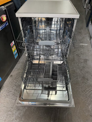 Westinghouse  Freestanding Dishwasher [Refurbished]
