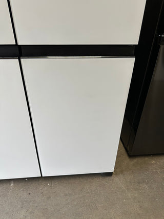 *Current Model* Hitachi 638L RWB640VT0XMGW Fridge with Non-Plumbed Ice Maker - Glass Matte White [Carton Damaged]