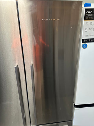 *Current Model* Fisher & Paykel Series 7 569L French Door Refrigerator Stainless Steel RF610ADX5 [Factory Second]