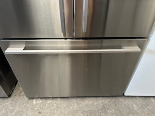 *Current Model* Fisher & Paykel Series 7 569L French Door Refrigerator Stainless Steel RF610ADX5 [Factory Second]