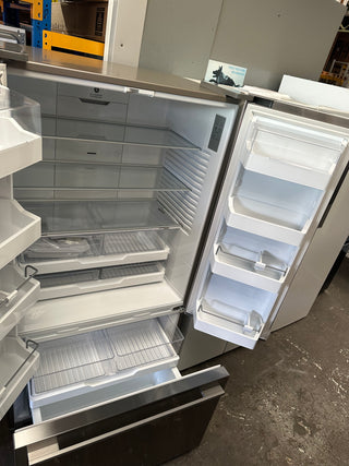 *Current Model* Fisher & Paykel Series 7 569L French Door Refrigerator Stainless Steel RF610ADX5 [Factory Second]