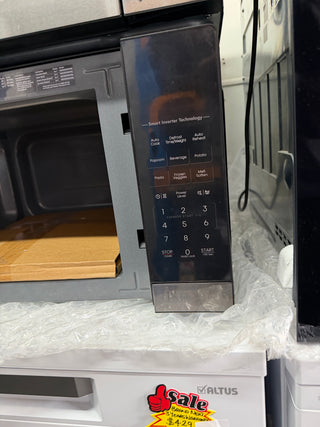 Hisense Black Mirror 1100W Smart Cooking Solo Inverter Microwave - 42L [Factory Second]