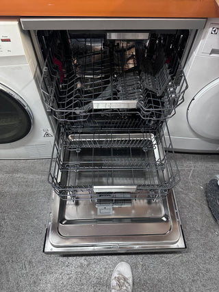 Whirlpool 60cm Freestanding Dishwasher [Refurbished]  MADE IN ITALY