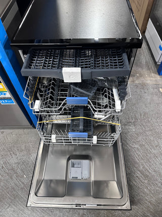 *Current Model* Beko BDFB1630B 16 Place Setting Freestanding Dishwasher (Glossy Black) [Factory Second]