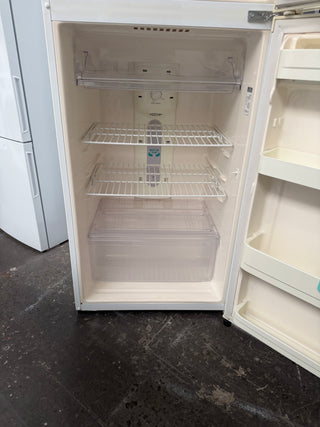 Westinghouse 392L Top Mount Fridge [Refurbished]
