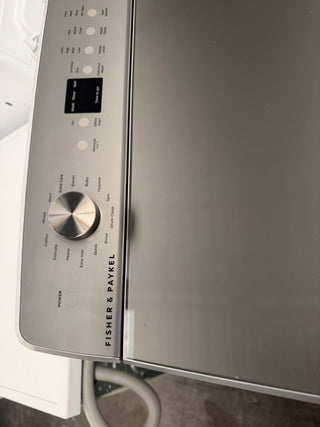 *Current Model* Fisher & Paykel Series 5 8kg Top Load Washing Machine with UV Sanitise WL8058G1 [Factory Second]