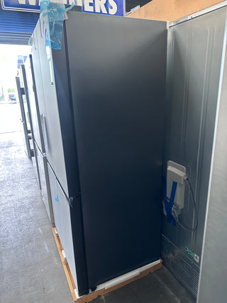 *Current Model* Hitachi 638L RWB640VT0XMGW Fridge with Non-Plumbed Ice Maker - Glass Matte White [Factory Second]
