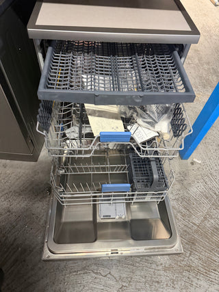 *Current Model - Made in Europe* Beko BDFB1630X 16 Place Setting Freestanding Dishwasher (Platinum Steel) [Factory Second]