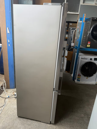 * Current Model*  Fisher & Paykel Series 7 569L French Door Refrigerator with Ice and Water Stainless Steel RF610ADUX5 [Factory Second] - DMS Appliances