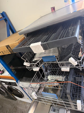 *Current Model - Made in Europe* Beko BDFB1630X 16 Place Setting Freestanding Dishwasher (Platinum Steel) [Factory Second]