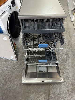 *Current Model - Made in Europe* Beko BDFB1630X 16 Place Setting Freestanding Dishwasher (Platinum Steel) [Factory Second]
