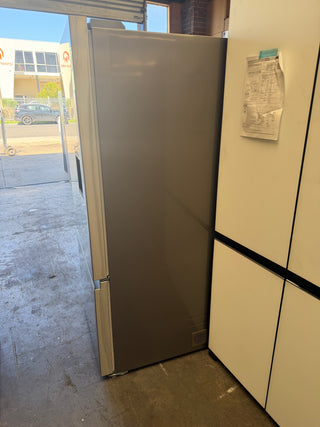 *Current Model* Fisher & Paykel Series 5 515L Bottom Mount Fridge with Ice and Water Stainless Steel RF505BRNUX1 [Factory Second]