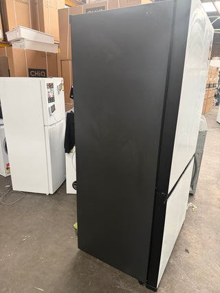 *Current Model* Hitachi 569L RWB640VT0X-1MGW Fridge with Non-Plumbed Ice Maker - Glass Matte White [Factory Second]