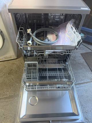 *Current Model* Fisher & Paykel Series 5 Contemporary Freestanding Dishwasher Stainless Steel DW60FC1X2 [Factory Second] NO DAMAGE ON FRONT