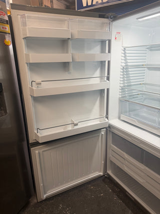 Fisher & Paykel Series 5 494L Bottom Mount Refrigerator Stainless Steel LEFT Hinge RF522BLPX6 [Factory Second]
