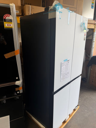 *Current Model* Hitachi 569L RWB640VT0X-1MGW Fridge with Non-Plumbed Ice Maker - Glass Matte White [Carton Damage ] NO DAMAGE ON FRONT
