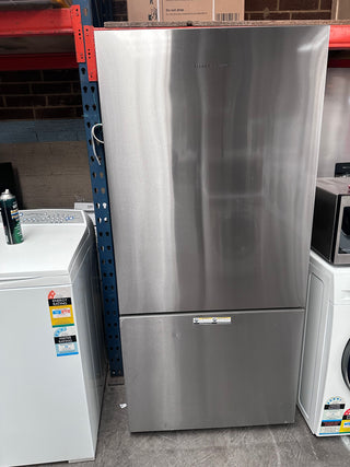 * Current Model * Fisher &Paykel Series 5 494L Stainless Steel Bottom Mount Refrigerator RF522BRPX6 [Factory Second]