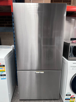 * Current Model * Fisher &Paykel Series 5 494L Stainless Steel Bottom Mount Refrigerator RF522BRPX6 [Factory Second]