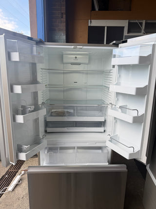 *Current Model* Fisher & Paykel 569L Freestanding French Door Fridge RF610ANUX5 [Factory Second]