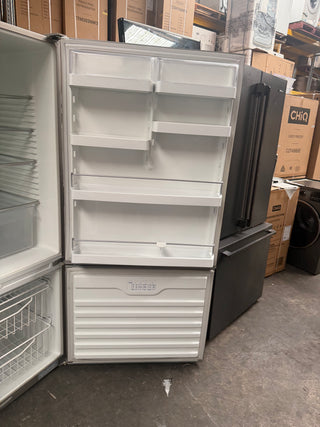 Fisher & Paykel  519L Stainless Steel Bottom Mount Refrigerator [Refurbished]
