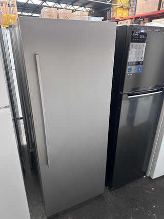 Fisher & Paykel 451L Upright Fridge [Refurbished]