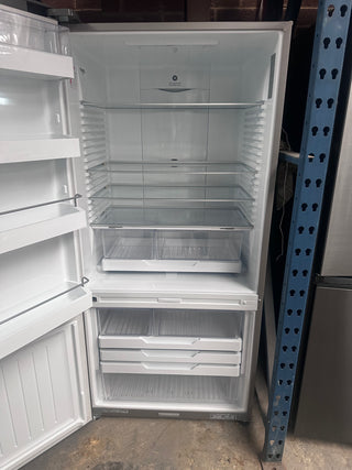 * Current Model * Fisher &Paykel Series 5 494L Stainless Steel Bottom Mount Refrigerator RF522BRPX6 - Left Hinge -  [Factory Second]