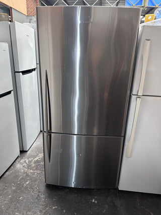 Fisher & Paykel  519L Matte Stainless Steel Bottom Mount Refrigerator [Refurbished]